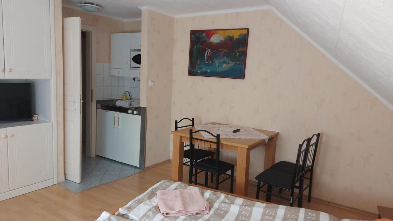 David Apartman Гюла Екстериор снимка