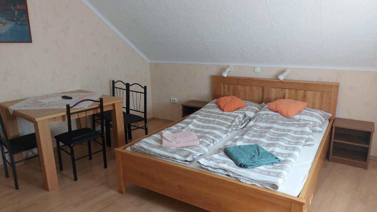 David Apartman Гюла Екстериор снимка
