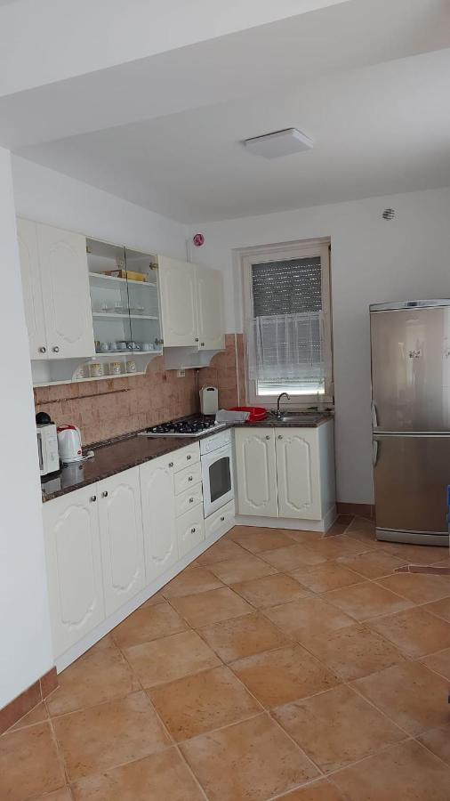 David Apartman Гюла Екстериор снимка